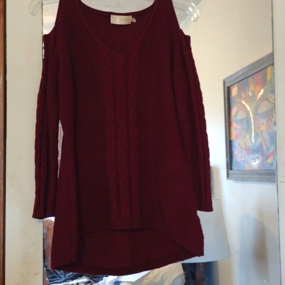 ๐ฅCold Shoulder Sweater Small - Picture 6 of 10